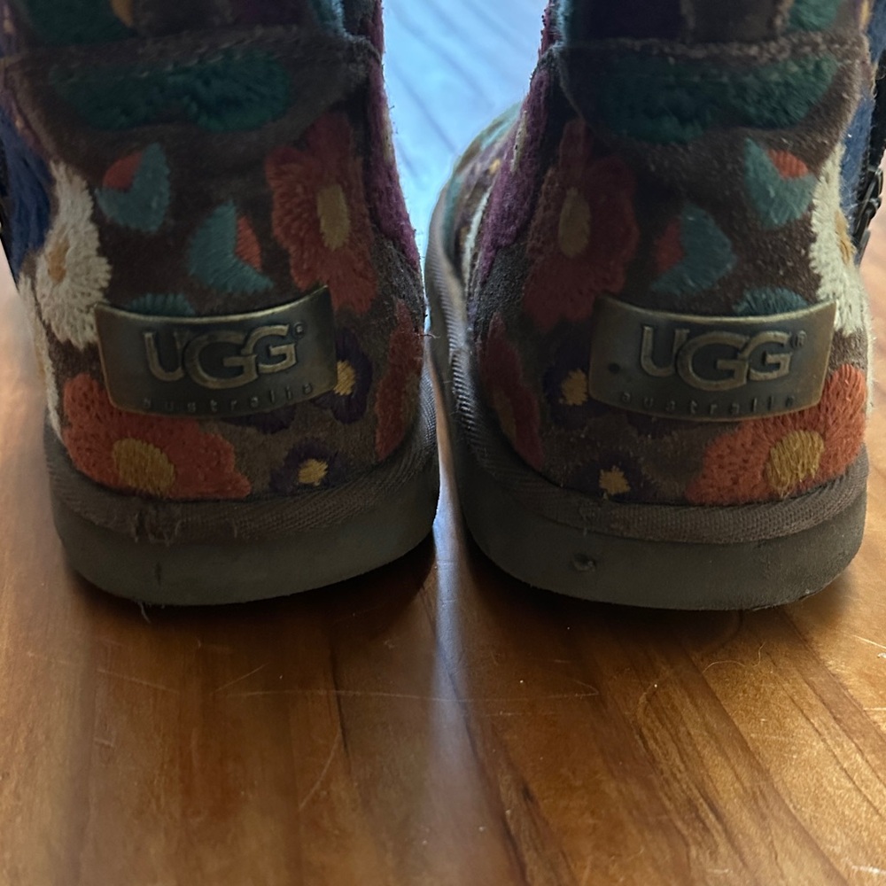 UGG Wahine Floral Embroidered Boots - Picture 5 of 16